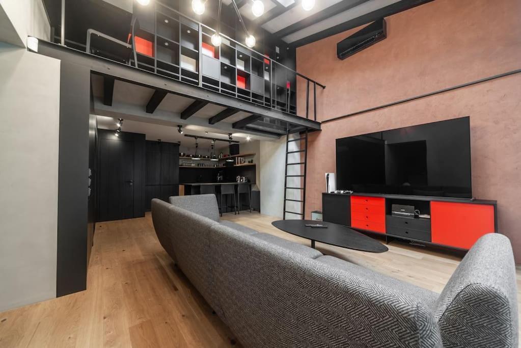 3 Storey Apartment With A Character And A Terrace Рига Екстер'єр фото