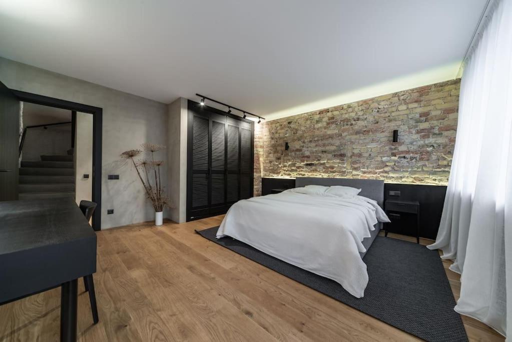 3 Storey Apartment With A Character And A Terrace Рига Екстер'єр фото