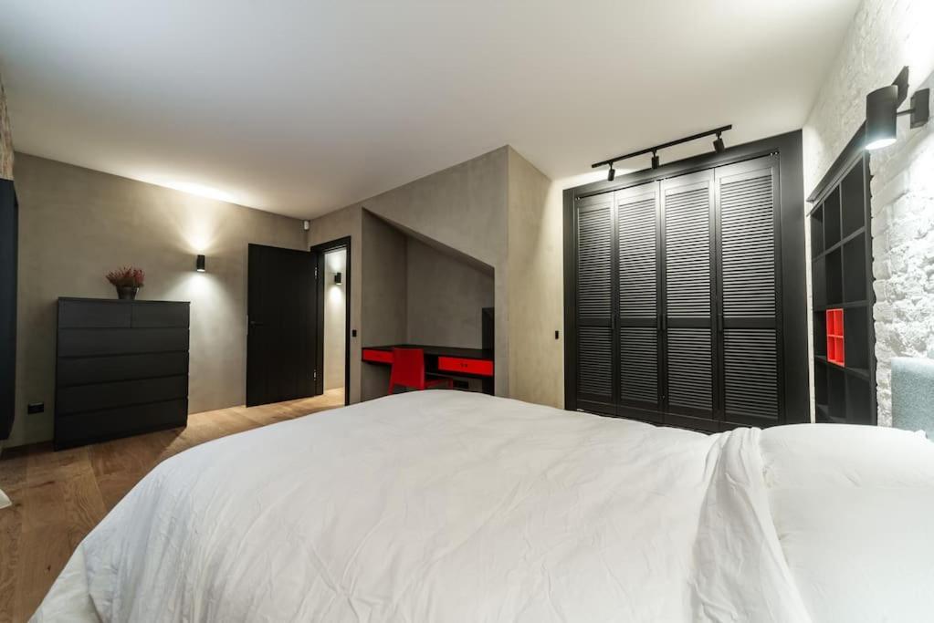 3 Storey Apartment With A Character And A Terrace Рига Екстер'єр фото
